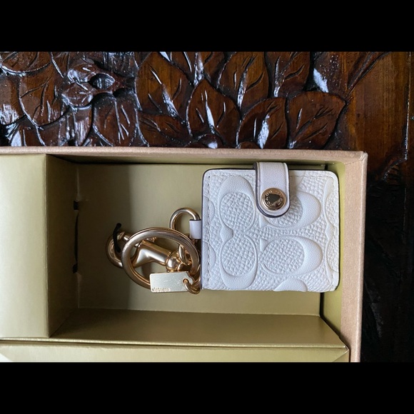 Coach wallet and picture frame key fob gift set 100% AUTHENTIC Christmas BNIB - Picture 3 of 6